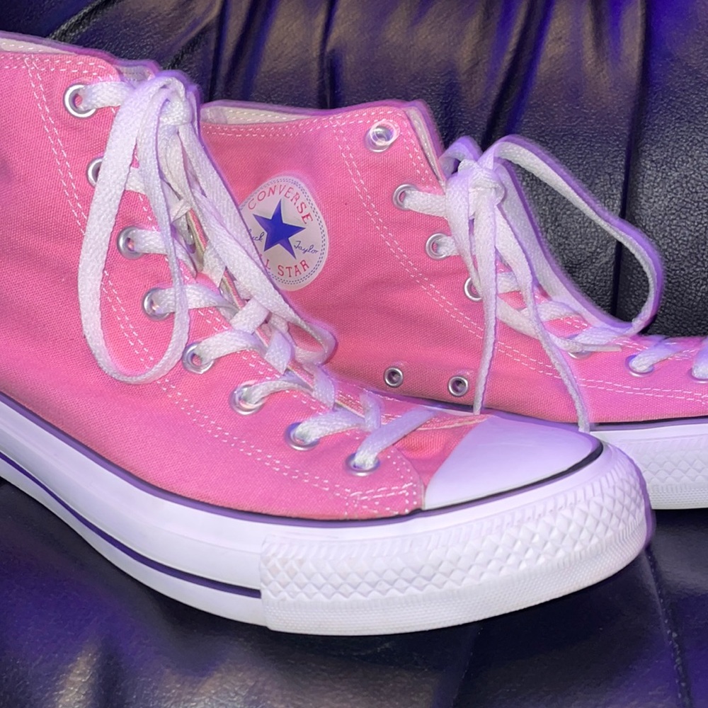 Men’s Pink Hightop Converse